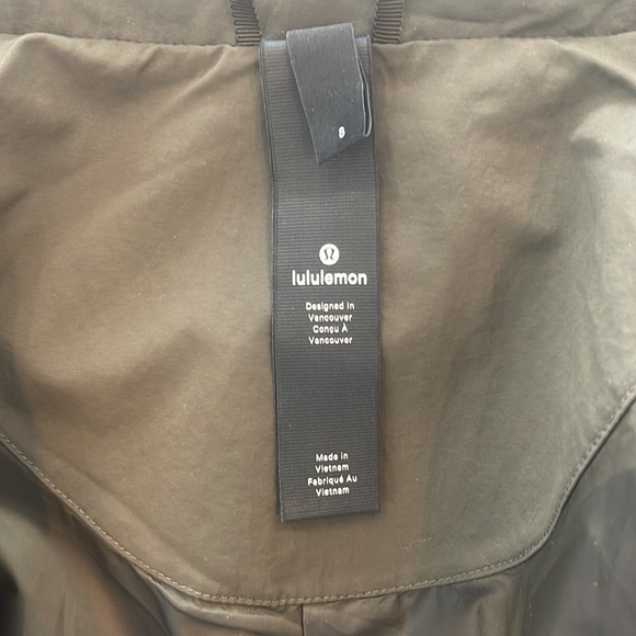 lululemon dark green nylon jacket (like new) - Picture 11 of 11